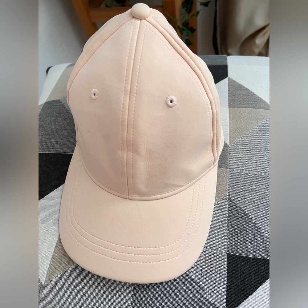 Lululemon hat